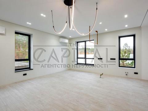 комерційна за адресою Київська вул., 142