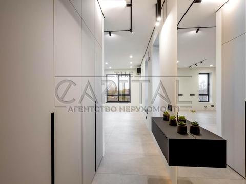 комерційна за адресою Київська вул., 142