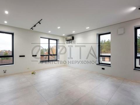 комерційна за адресою Київська вул., 142