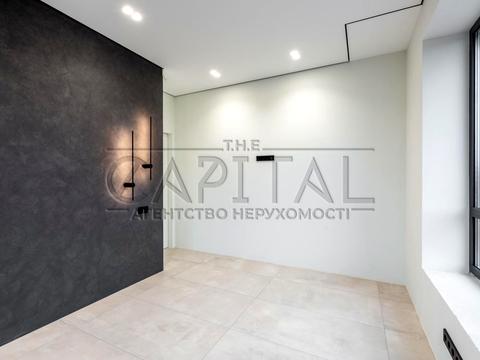 комерційна за адресою Київська вул., 142