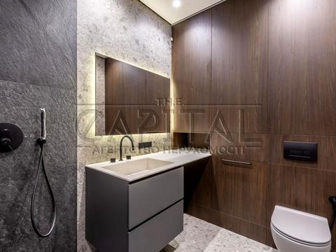 комерційна за адресою Київська вул., 142