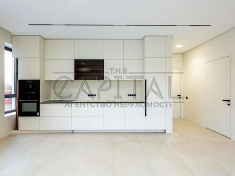 комерційна за адресою Київська вул., 142