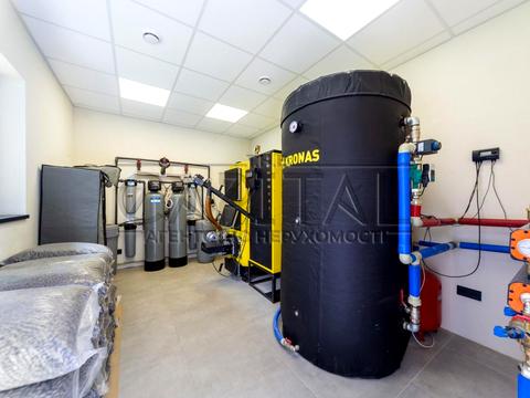 комерційна за адресою Київська вул., 142