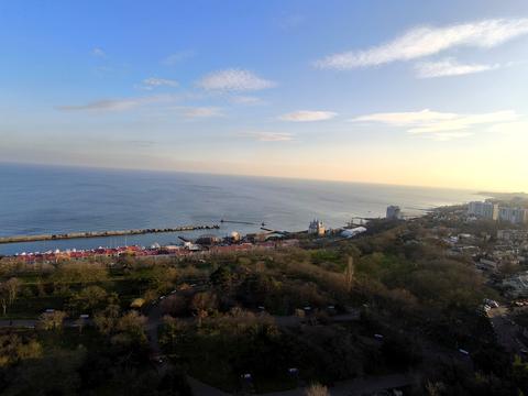 коммерческая по адресу Литературная ул., 1а