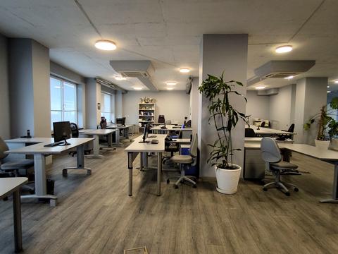 коммерческая по адресу Литературная ул., 1а