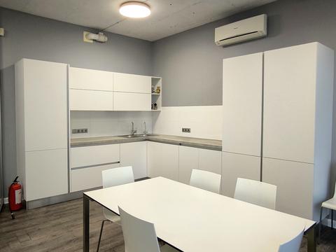 коммерческая по адресу Литературная ул., 1а