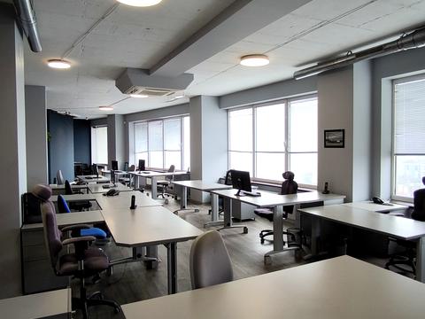 коммерческая по адресу Литературная ул., 1а