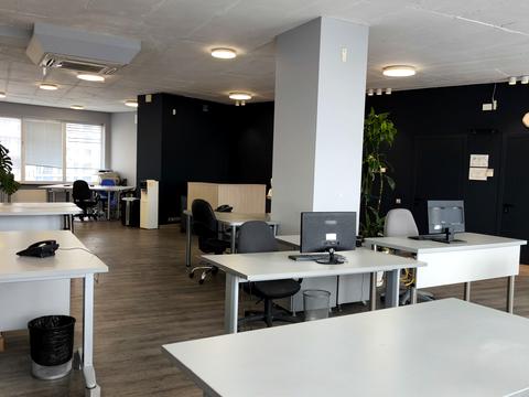 коммерческая по адресу Литературная ул., 1а