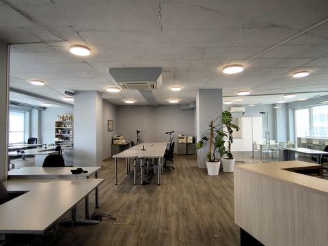 коммерческая по адресу Литературная ул., 1а