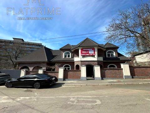 будинок за адресою Павла Загребельного вул. (Миколи Раєвського), 11а