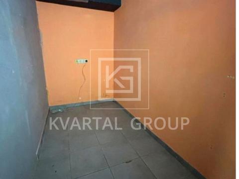 комерційна за адресою Українська вул., 83Б