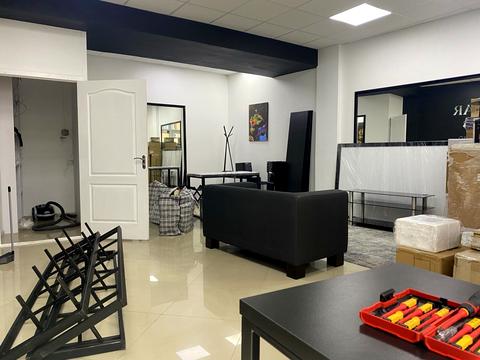 комерційна за адресою Євгена Коновальця вул. (Щорса), 36Д