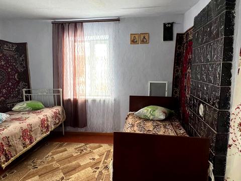 будинок за адресою Центральна вул., 1