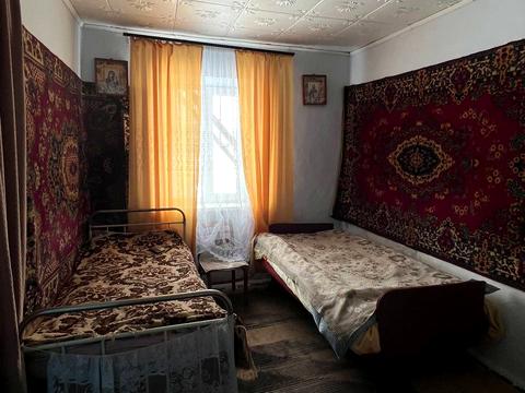 будинок за адресою Центральна вул., 1