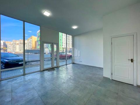 комерційна за адресою Відродження вул., 2