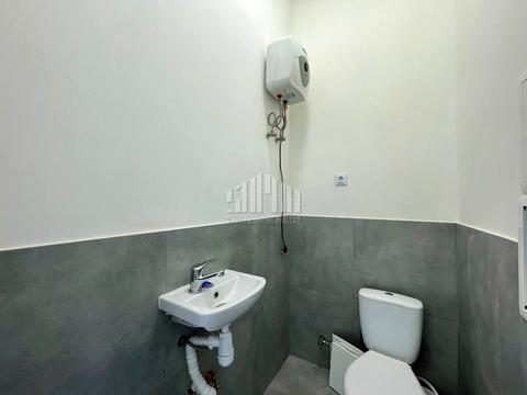 комерційна за адресою Відродження вул., 2