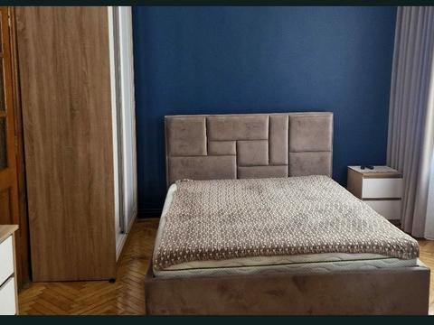 квартира за адресою Академіка Володимира Гнатюка вул. (), 12