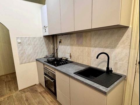 квартира за адресою Академіка Володимира Гнатюка вул. (), 12