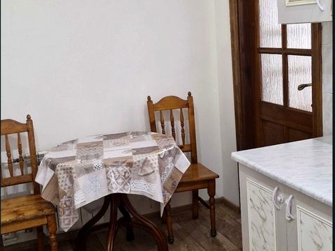 квартира за адресою Академіка Володимира Гнатюка вул. (), 12