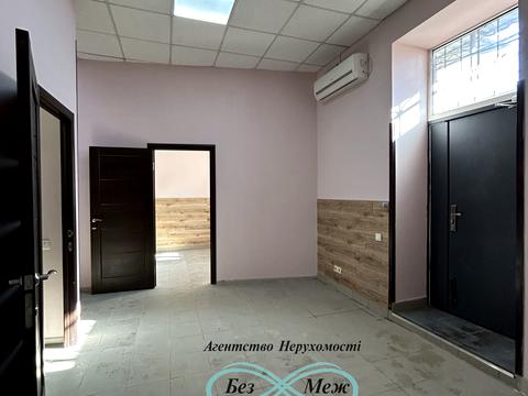 комерційна за адресою Боголюбова вул., 8