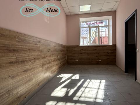 комерційна за адресою Боголюбова вул., 8