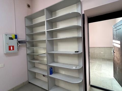 комерційна за адресою Боголюбова вул., 8