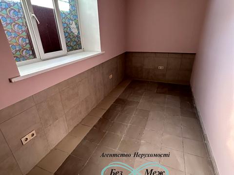 комерційна за адресою Боголюбова вул., 8