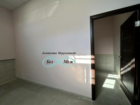 комерційна за адресою Боголюбова вул., 8