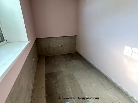 комерційна за адресою Боголюбова вул., 8