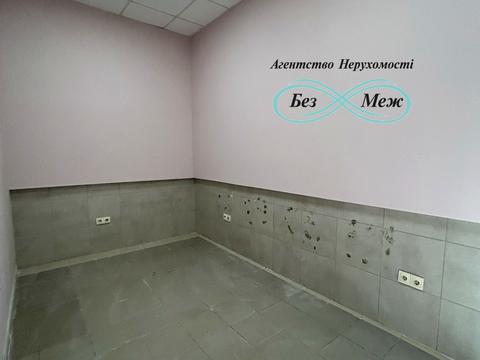 комерційна за адресою Боголюбова вул., 8