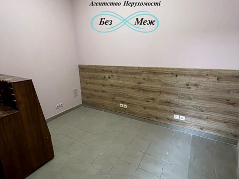 комерційна за адресою Боголюбова вул., 8