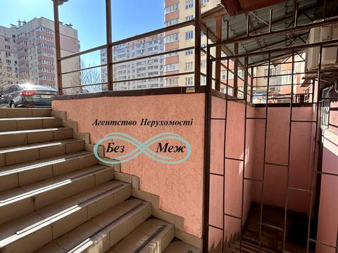 комерційна за адресою Боголюбова вул., 8