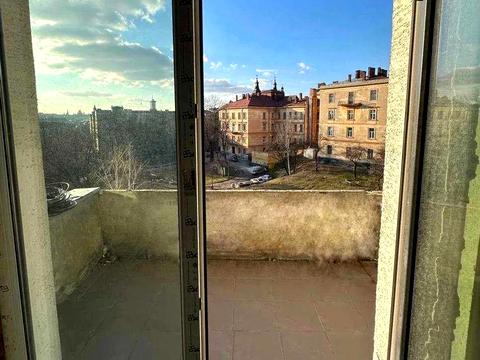 квартира за адресою Тараса Бобанича "Хаммера" вул., 4