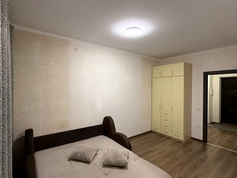 квартира за адресою Сім'ї Кульженків вул. (Петра Дегтяренка), 37