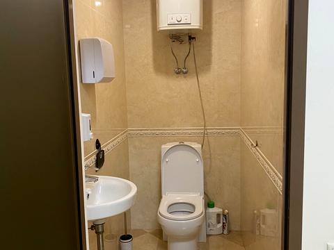 комерційна за адресою Нагірна вул., 6/31