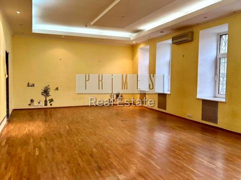 комерційна за адресою Михайлівська вул., 12Б