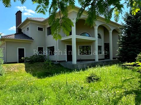 будинок за адресою Шкільна