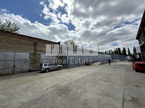 комерційна за адресою Малинська вул., 1