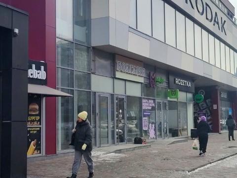 комерційна за адресою Героїв просп., 3
