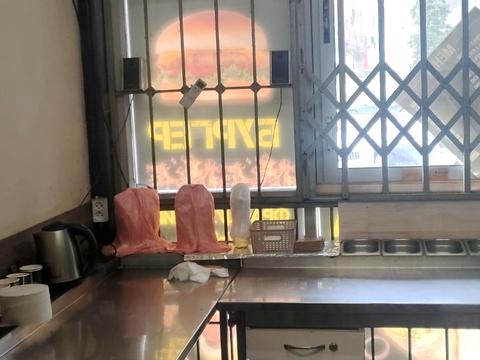 комерційна за адресою Героїв просп., 3