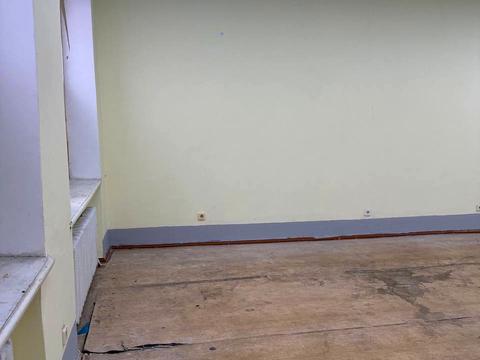 коммерческая по адресу Молодіжна ул., 12/1