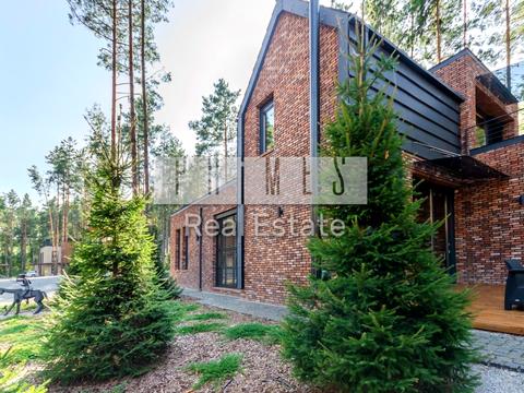 будинок за адресою Лебедівка