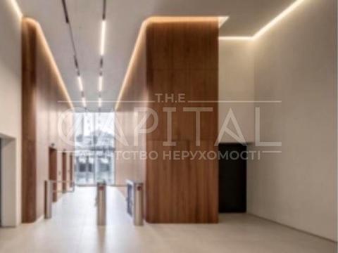 комерційна за адресою Солом'янська вул., 110