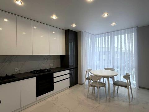 квартира за адресою Степана Бандери вул., (Будинок 4)