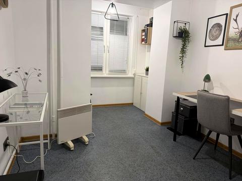 комерційна за адресою Покровська вул., 28