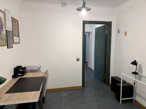 комерційна за адресою Покровська вул., 28