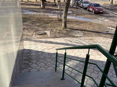 комерційна за адресою Покровська вул., 28