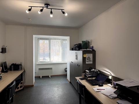 комерційна за адресою Покровська вул., 28