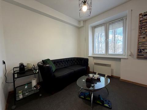 комерційна за адресою Покровська вул., 28