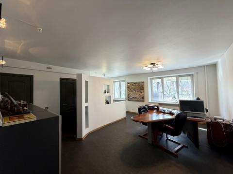 комерційна за адресою Покровська вул., 28